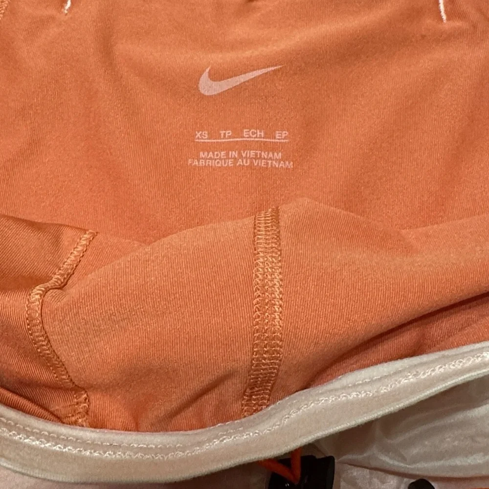 Nike Icon Clash Tempo Luxe 2-in-1 Running Shorts - Picture 5 of 7